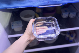 Đặt một bát nước trong tủ lạnh và để qua đêm có tác dụng gì mà EVN cũng khuyên thực hiện?