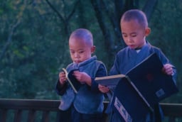 Nghiệp báo nặng nhất của một gia đình: 3 điều Bất Hạnh tổ tiên làm sẽ là quả báo cho con cháu