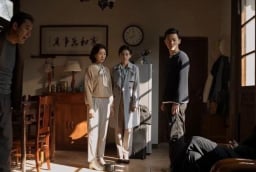 'Khi cha mẹ còn sống, anh em là một gia đình': Nửa câu sau vừa thấm thía vừa đau lòng