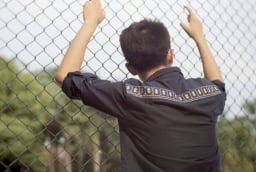 Tổ tiên nhắc nhở: 'Người mở miệng nói câu này, cả đời nghèo khó không thoát nổi'