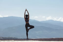 3 tư thế yoga đầu tiên bạn nên học