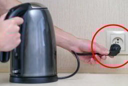 Thợ điện lâu năm chia sẻ: 5 thiết bị ngốn điện trong nhà, không rút phích cắm tiền điện tăng phi mã