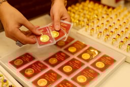Giá vàng hôm nay 24/5: Tăng vọt gần 3.360 USD/ounce, nhà đầu tư đổ xô tìm nơi trú ẩn