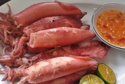Cách hấp mực không tanh, giòn sần sật
