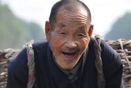 Dân gian có câu: 'Bảy không chôn cha, tám không chôn mẹ', có nghĩa là gì?