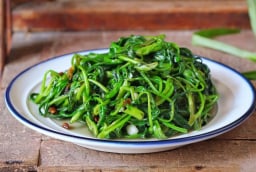 1 loại rau giá rẻ bán đầy chợ là 'vua giải độc mùa hè', tốt hơn nhân sâm, tổ yến