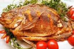 Cách rán cá giòn tan chẳng lo dính chảo, vỡ nát