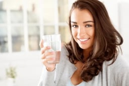 Để hệ tiêu hóa luôn khỏe mạnh, hoạt động trơn tru, buổi sáng thức dậy hãy làm 5 việc này