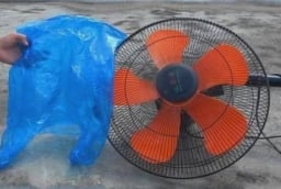 Mẹo dùng túi nilon làm sạch quạt nhanh chóng, không cần tháo khung mà vẫn sạch bóng như mới