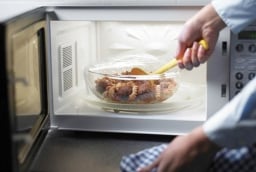 Đồ thừa qua đêm có ăn được không: 4 mẹo xử lý thức ăn thừa giúp bạn không còn lăn tăn