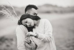4 điều chỉ có ở vợ chồng yêu nhau và hạnh phúc lâu dài, giàu sang muôn phần