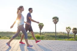 Khi đi bộ, nếu bạn có 5 dấu hiệu này, hãy cảnh giác, có thể bệnh tật đã đến gần bạn