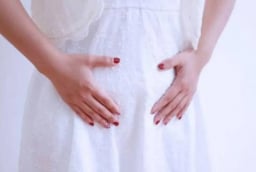 Vì sao ‘vùng kín’ có mùi chua? 4 lý do thật sự chị em cần biết ngay