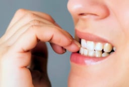 Không phải sâu răng: 2 dấu hiệu thường thấy trong miệng là 'tín hiệu cầu cứu' của cơ thể, đừng chủ quan