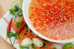 Cách pha nước mắm chua ngọt để lâu, tỏi ớt nổi đẹp mắt, chấm gì cũng ngon