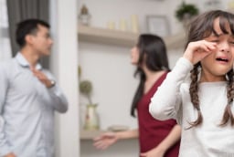 Tôi hận bởi bố mẹ nói 'không ly hôn là vì các con', ước gì họ đã không làm vậy