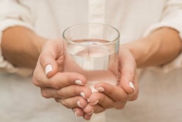 Không phải ngồi lâu, đây mới là 4 thói quen âm thầm phá hủy mạch máu mỗi ngày