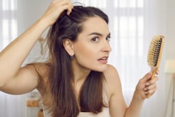 4 mẹo 'giải cứu' tóc bết mùa đông