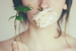 Phụ nữ khi yêu, đừng 'mù quáng' với 3 điều này, nếu không muốn làm tổn thương chính mình