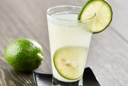 Tiết lộ thời điểm uống nước chanh hỗ trợ giảm cân hiệu quả nhất, không hại dạ dày