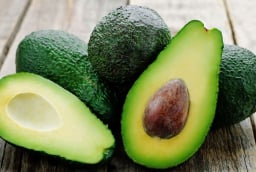 5 thực phẩm quen mặt giúp da sáng khỏe tự nhiên