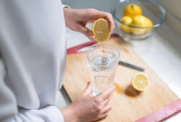 5 mẹo uống nước chanh thải độc, tận dụng tối đa công dụng giảm cân, đốt mỡ