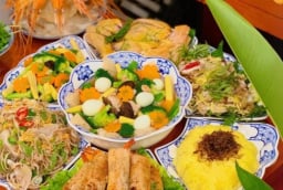 Cúng Rằm tháng 12 Âm lịch nên cúng mặn hay cúng chay? Chuyên gia lý giải chi tiết