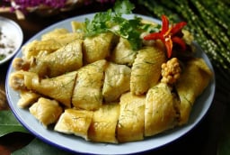 Mẹo hâm nóng gà luộc sau Tết, thịt mềm ngọt như mới, không có mùi thịt cũ