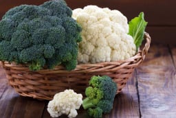 Súp lơ trắng và súp lơ xanh: Loại nào tốt hơn, bổ hơn?