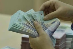 Bảng lương viên chức dự kiến từ 1/7: Tăng lương cơ sở, thu nhập thay đổi thế nào?