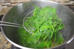Rau xanh mất sạch chất nếu nấu theo kiểu này