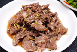 5 người không nên ăn thịt bò