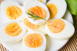 Người mắc 3 bệnh này nên hạn chế ăn trứng gà