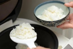 Thêm 1 thìa giấm vào nồi cơm, tác dụng bất ngờ, nhiều người chưa biết
