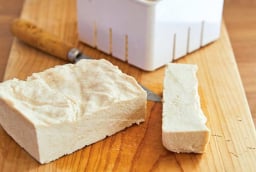 Điều gì xảy ra với cơ thể nếu thường xuyên ăn đậu phụ?