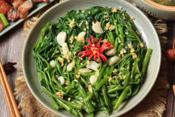 Người bị 4 bệnh này không nên ăn rau muống