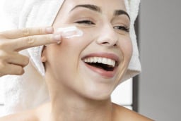 Cách chọn kem dưỡng ẩm phù hợp với từng loại da để phát huy hiệu quả chăm sóc da tối ưu