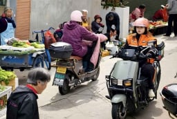 Phụ nữ tự chủ tài chính để bảo vệ bản thân và làm chủ cuộc đời