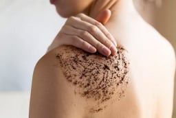 Bí quyết chăm sóc da body mùa hè với chi phí rẻ, chỉ 2 bước đơn giản giúp da mềm mịn hơn