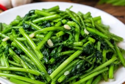 Xào rau theo cách này, rau giòn xanh mướt, nhìn là muốn ăn
