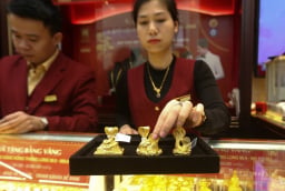 Giá vàng hôm nay 5/6: Đảo chiều 'bốc hơi' mạnh, người mua trở tay không kịp