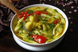 Cách nấu canh dọc mùng giòn ngon, không bị ngứa