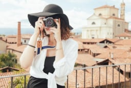 Người hướng nội đi du lịch: Mẹo tận hưởng chuyến đi thoải mái hơn