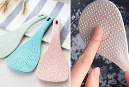 Tại sao trên muôi xới cơm lại có chấm tròn nhỏ xíu?