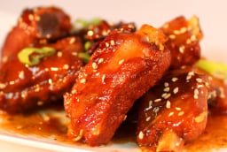 Cách làm sườn xào chua ngọt tại nhà mềm tan trong miệng, không bị khô dai