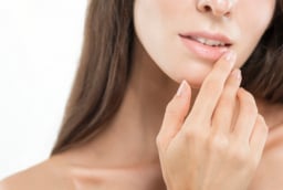 5 mặt nạ dưỡng môi tự nhiên giúp cải thiện tình trạng thâm sạm, trả lại đôi môi hồng hào mềm mịn