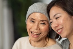 Câu chuyện truyền cảm hứng về những phụ nữ sống tích cực giữa bạo bệnh