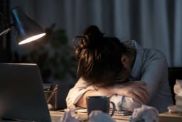 7 dấu hiệu cho thấy bạn đang kiệt sức về tinh thần mà không nhận ra