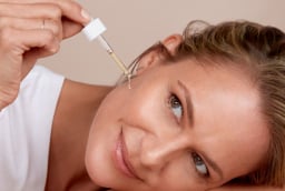 5 thành phần chống lão hóa dịu nhẹ có thể thay thế retinol cho da nhạy cảm