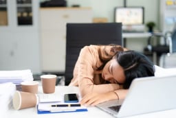 Burnout văn phòng và áp lực KPI khiến người trẻ kiệt sức tinh thần